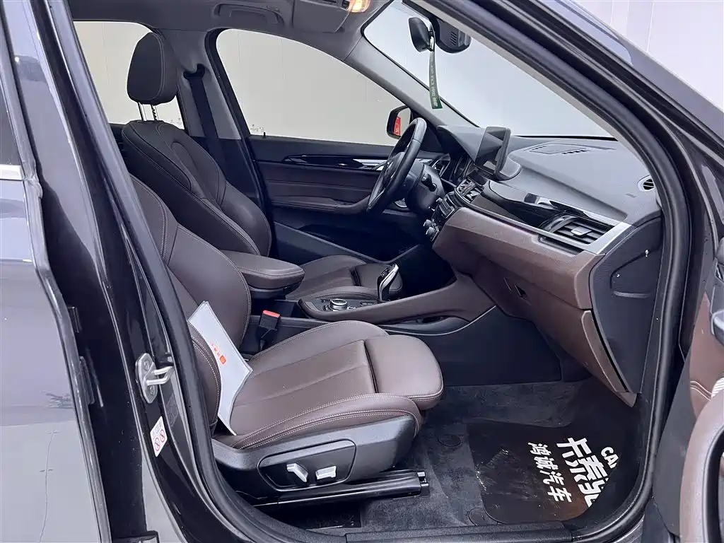 BMW X1 2022 sDrive25Li Leading Model купить на сайте DeffCars