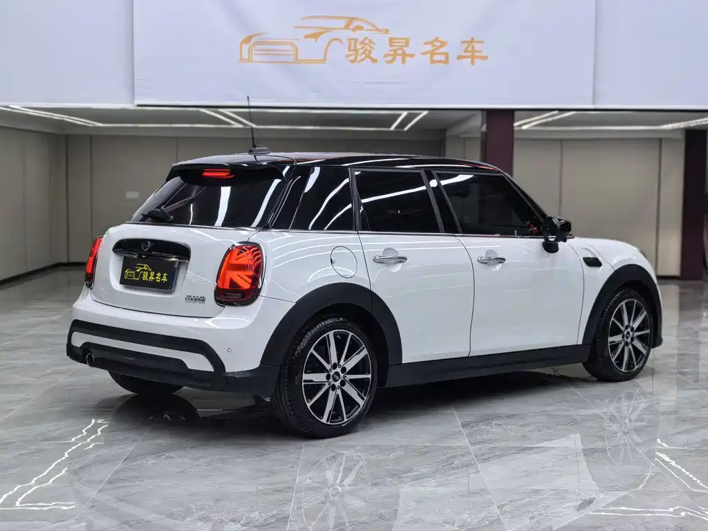 MINI 2023 facelift 1.5T COOPER Artist five-door version купить на сайте DeffCars