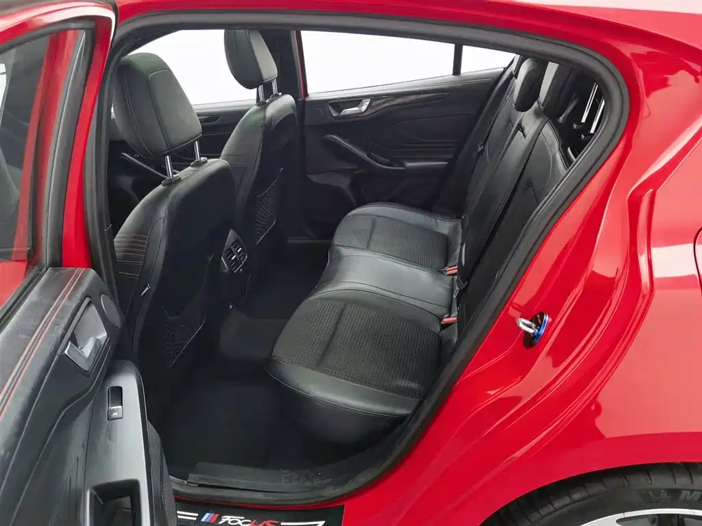 Focus 2021 Hatchback EcoBoost 180 Automatic ST Line купить на сайте DeffCars