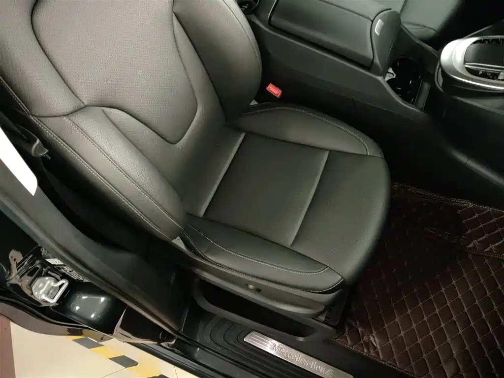 Mercedes-Benz V-Class 2020 V 260 L Long Wheelbase Luxury Edition купить на сайте DeffCars