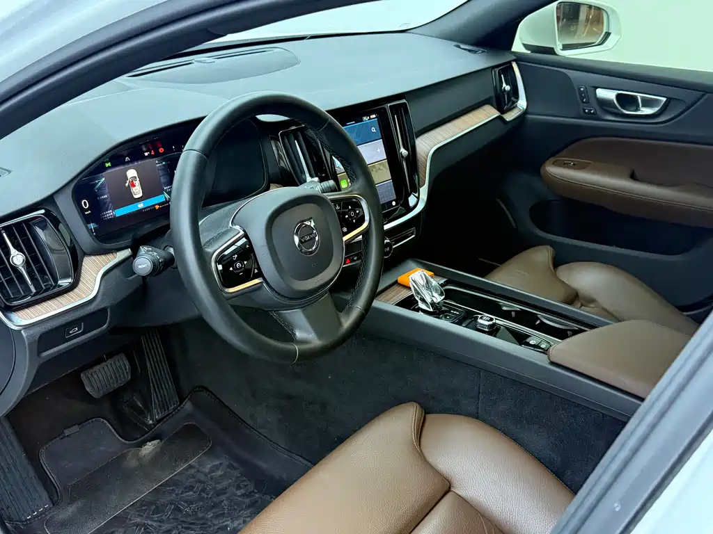 Volvo S60 2023 B4 Zhiyuan Luxury Edition купить на сайте DeffCars