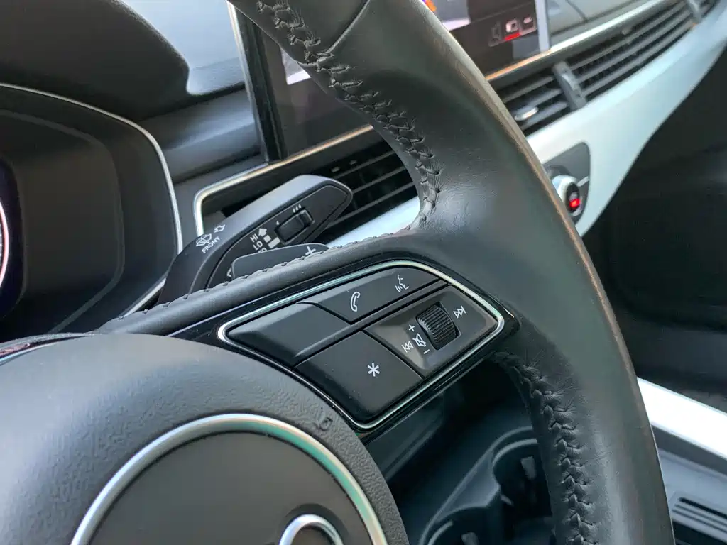 Audi A4L 2020 40 TFSI Fashionable and Dynamic купить на сайте DeffCars