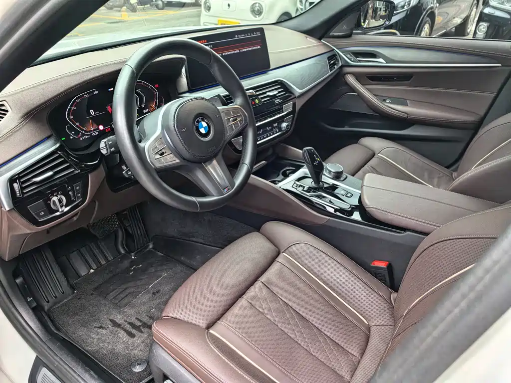 BMW 5 Series 2023 530Li Exclusive M Sports Package купить на сайте DeffCars