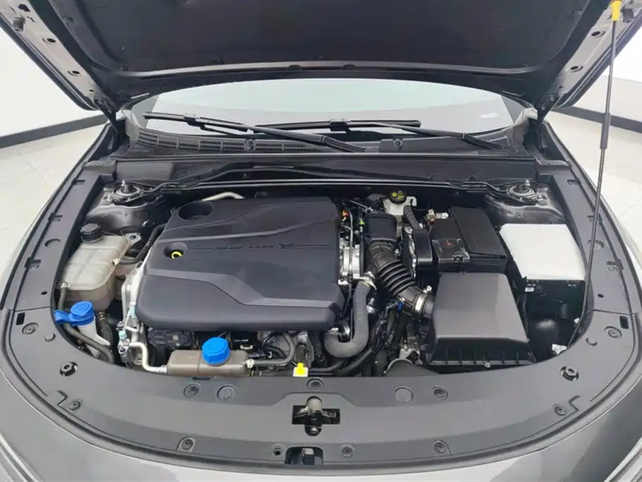Changan UNI-V 2024 1.5T high-energy version купить на сайте DeffCars