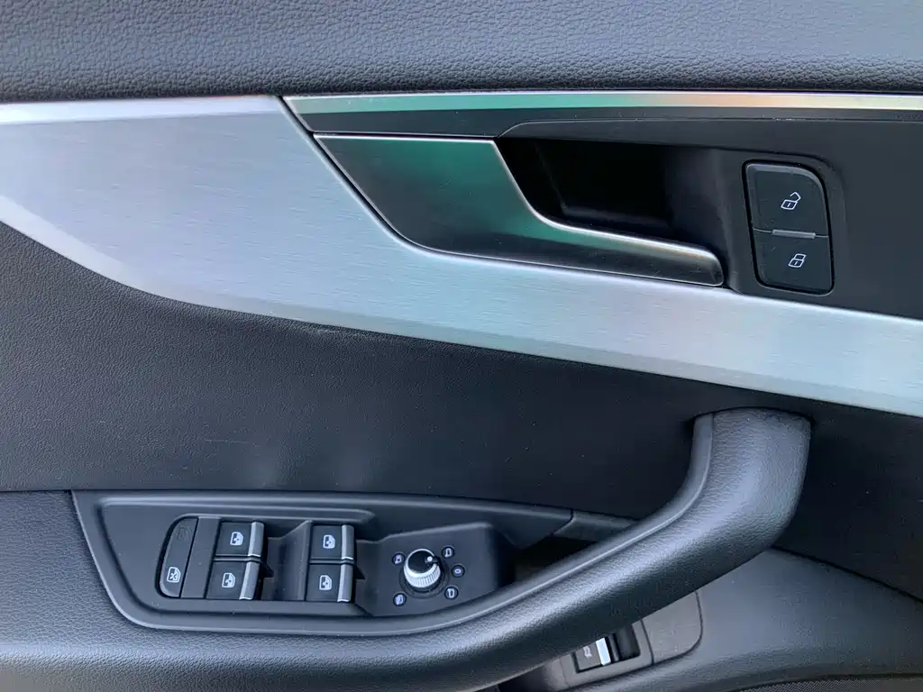 Audi A4L 2020 40 TFSI Fashionable and Dynamic купить на сайте DeffCars