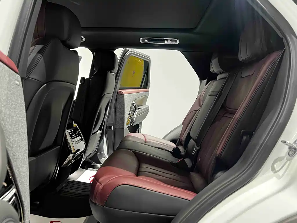 Range Rover Sport 2024 400PS Dynamic SE купить на сайте DeffCars