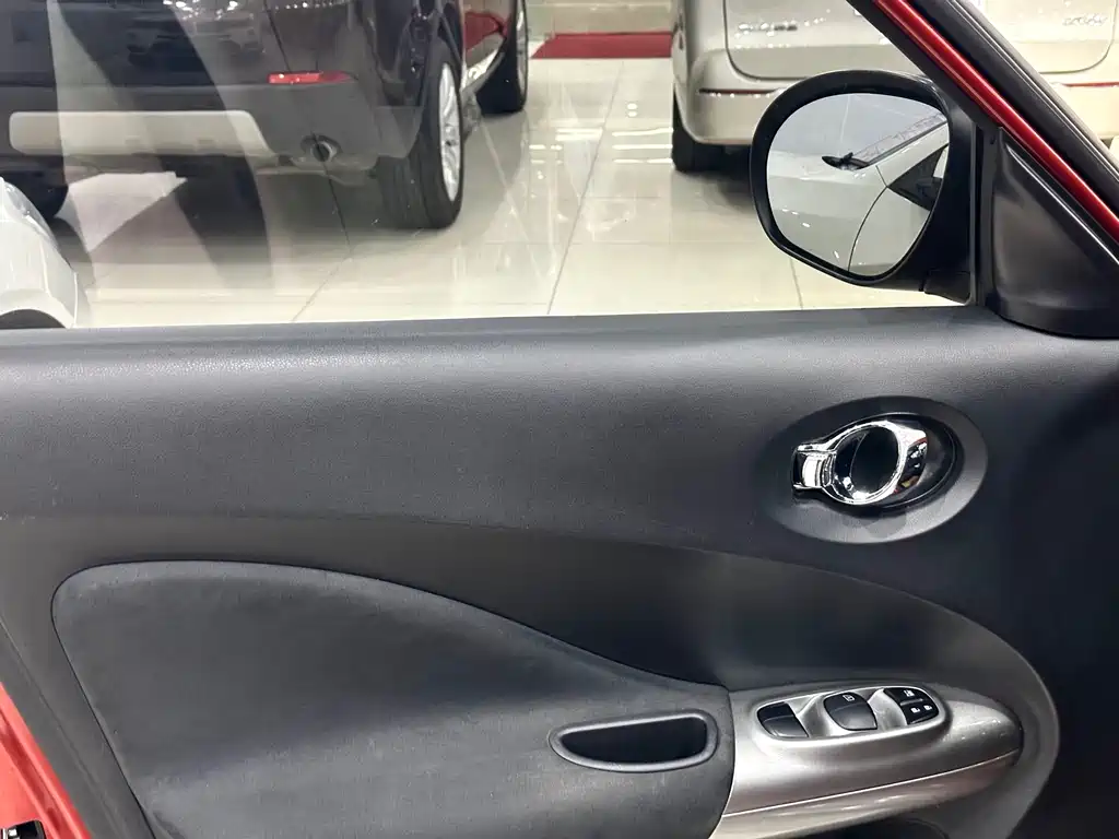 Infiniti ESQ 2014 1.6L Straightforward Edition купить на сайте DeffCars