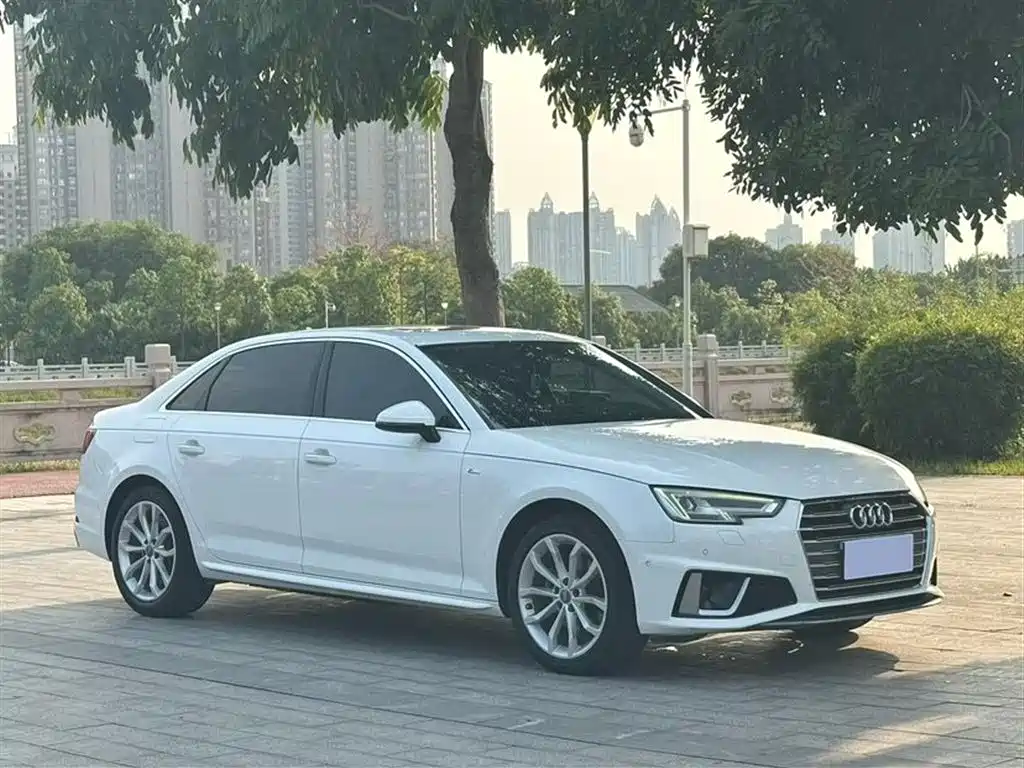 Audi A4L 2019 40 TFSI Fashion Type National VI купить на сайте DeffCars