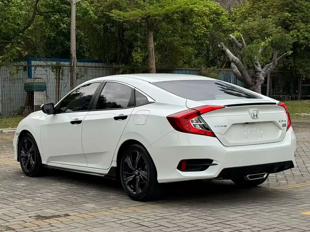 Civic 2019 220TURBO CVT combustion version National VI купить на сайте DeffCars