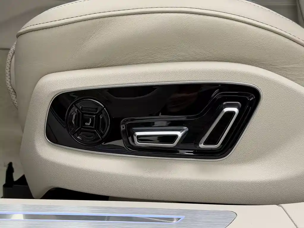 Audi A8 2024 A8L 55 TFSI quattro flagship model купить на сайте DeffCars