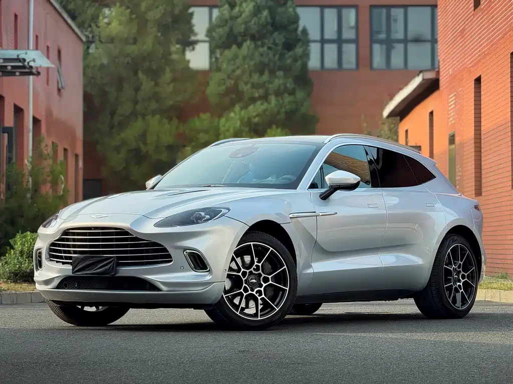 Astonmartin DBX 2020款 4.0T V8 купить на сайте DeffCars