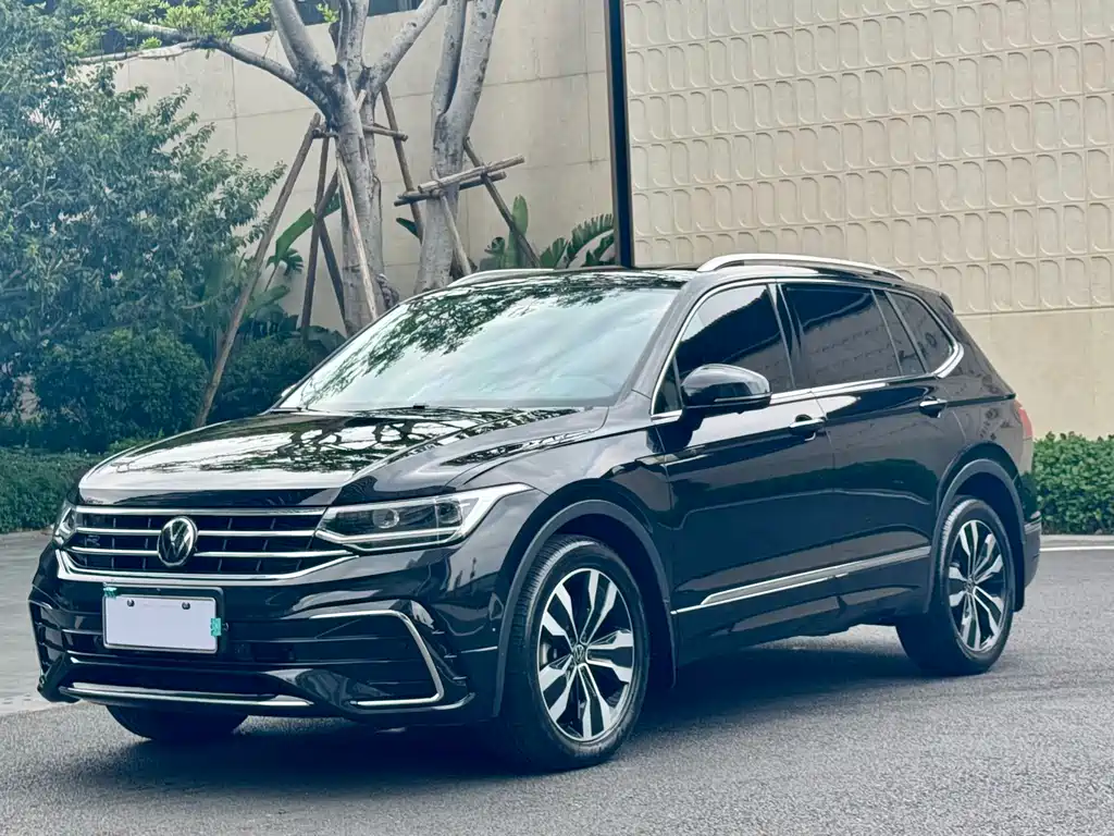 Tiguan L 2024 330TSI automatic two-wheel drive R-Line version купить на сайте DeffCars