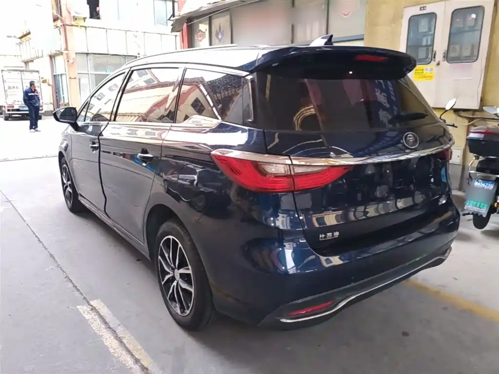 Song MAX 2018 1.5T automatic smart connection elite 6 seats купить на сайте DeffCars