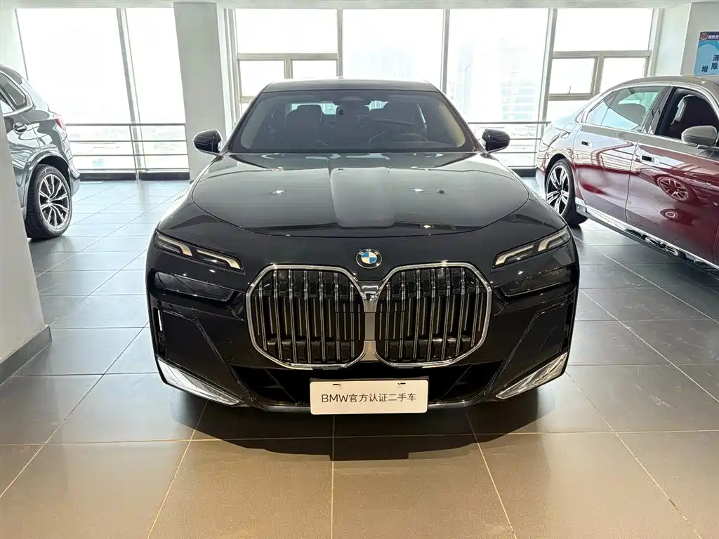 BMW 7 Series 2023 735Li M Sports Package купить на сайте DeffCars