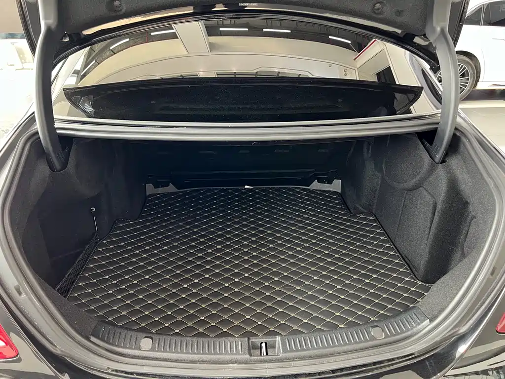 Mercedes-Benz E-Class 2020 Facelift E 300 L Special Edition купить на сайте DeffCars