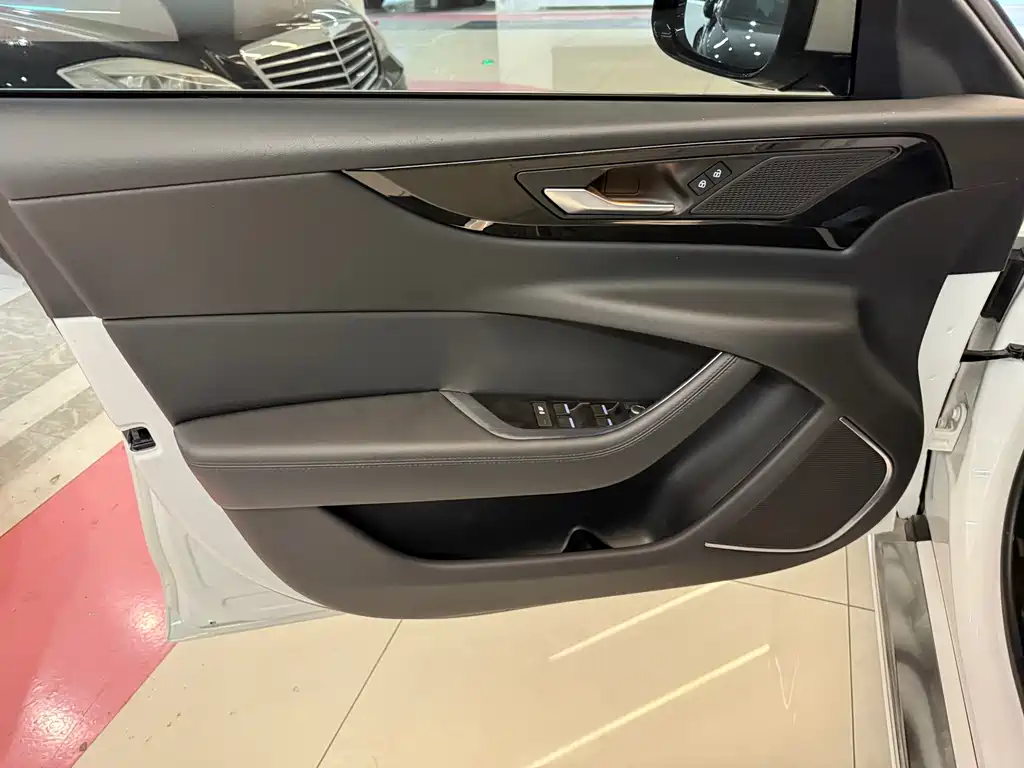 Jaguar XEL 2020 2.0T 200PS R-DYNAMIC Youth Sports Edition купить на сайте DeffCars