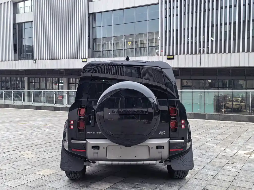 Land Rover Defender 2025 110 3.0T P400 X-Dynamic HSE купить на сайте DeffCars