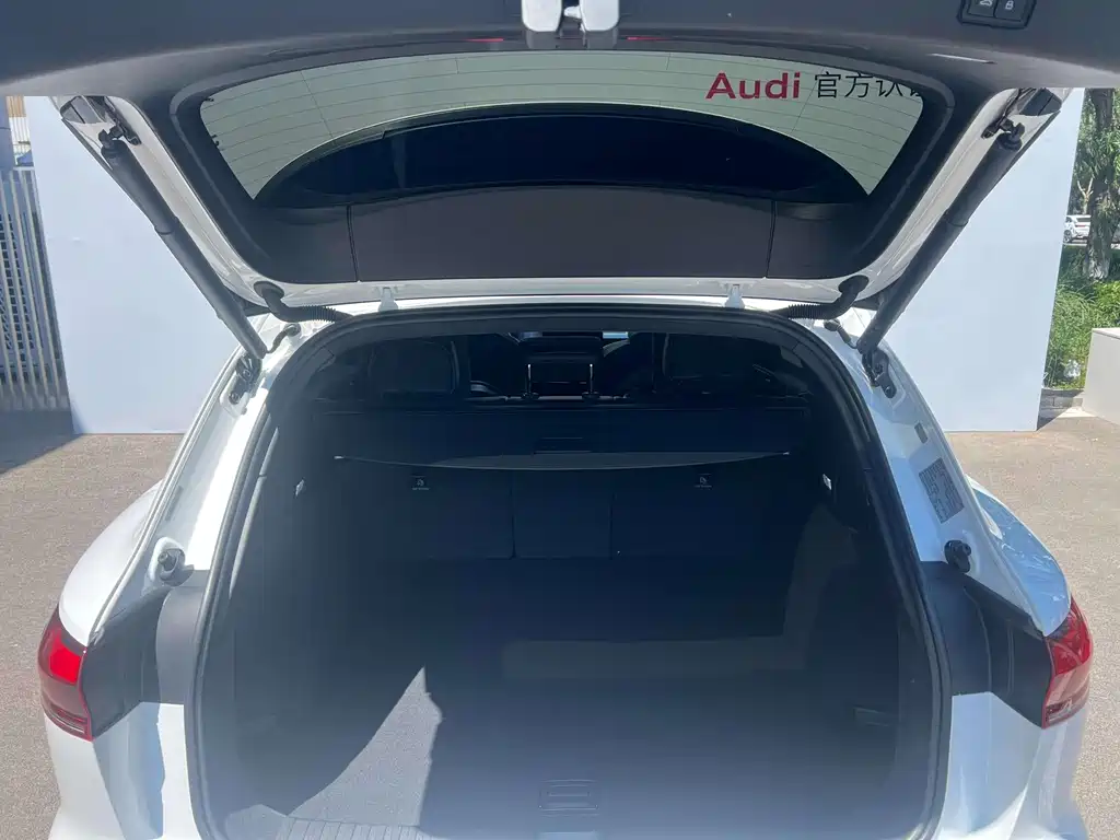 Audi Q6L e-tron 2026 first pilot version купить на сайте DeffCars