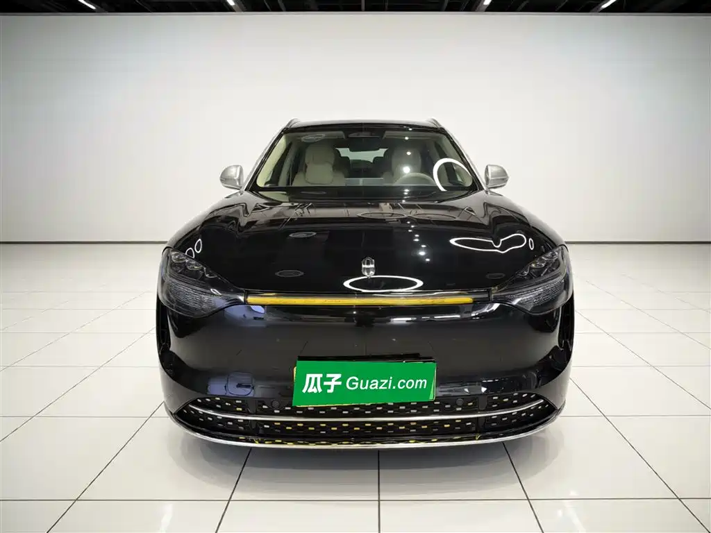Wenjie M9 2025 extended range Ultra version 52kWh 6-seater version 192-line lidar) купить на сайте DeffCars
