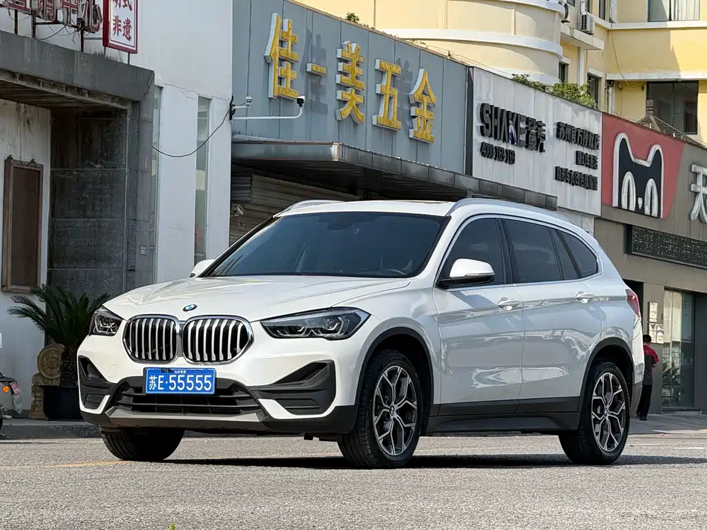 BMW X1 2021 sDrive25Li leading model купить на сайте DeffCars
