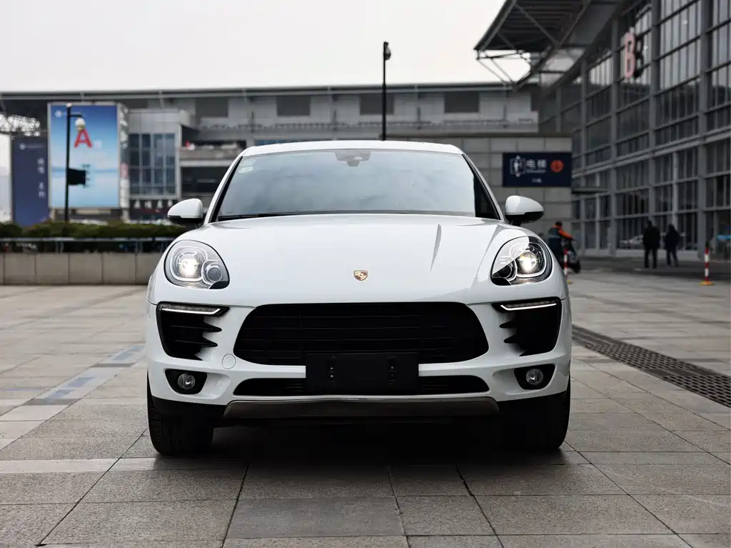 Macan 2017 Macan 2.0T купить на сайте DeffCars