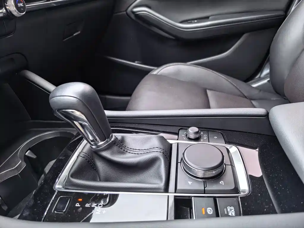 Mazda3 Angkesela 2023 2.0L Automatic Premium Edition купить на сайте DeffCars