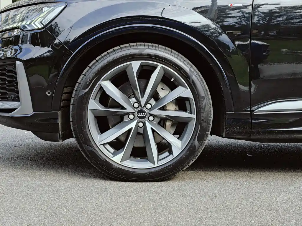 Audi Q7 2022 55 TFSI quattro S line sports купить на сайте DeffCars