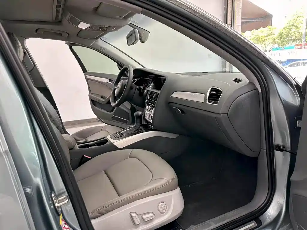 Audi A4L 2013 35 TFSI automatic standard купить на сайте DeffCars
