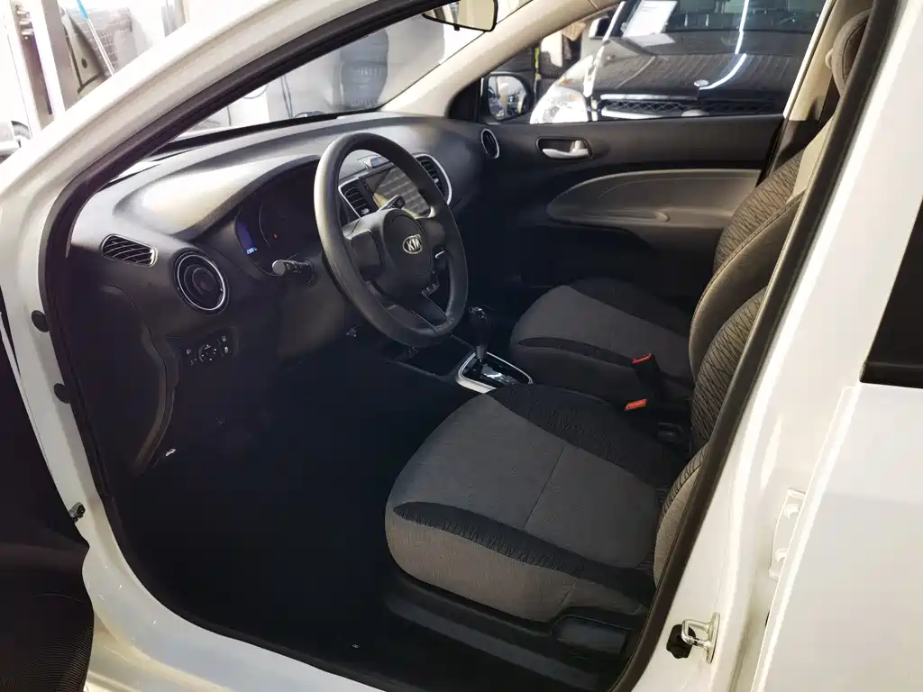 Huanchi 2020 1.4L automatic comfort sunroof version купить на сайте DeffCars