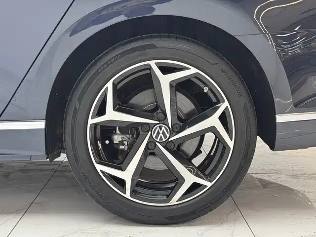 Magotan 2023 2 million commemorative edition 330TSI DSG leading model купить на сайте DeffCars