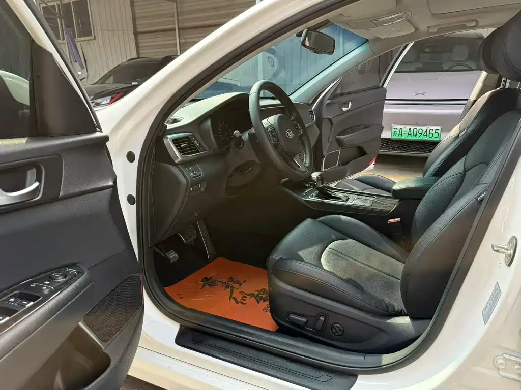Kia K5 2017 2.0L Automatic 15th Anniversary Special Edition LUX купить на сайте DeffCars