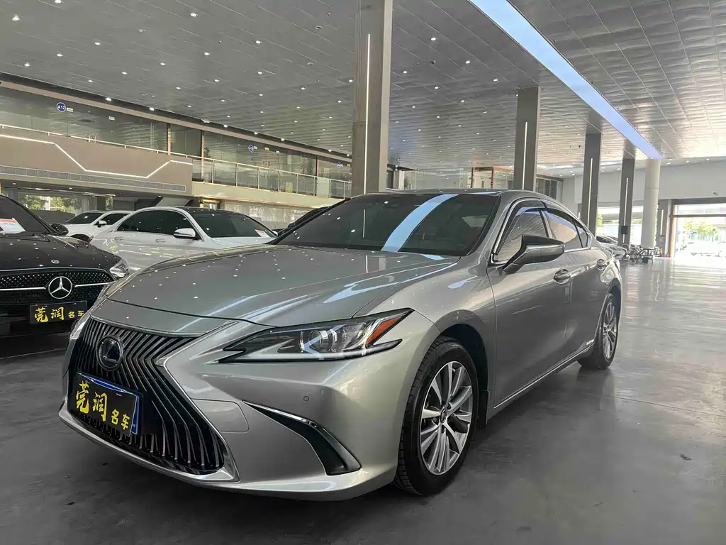 Lexus ES 2020 300h Excellence Edition купить на сайте DeffCars