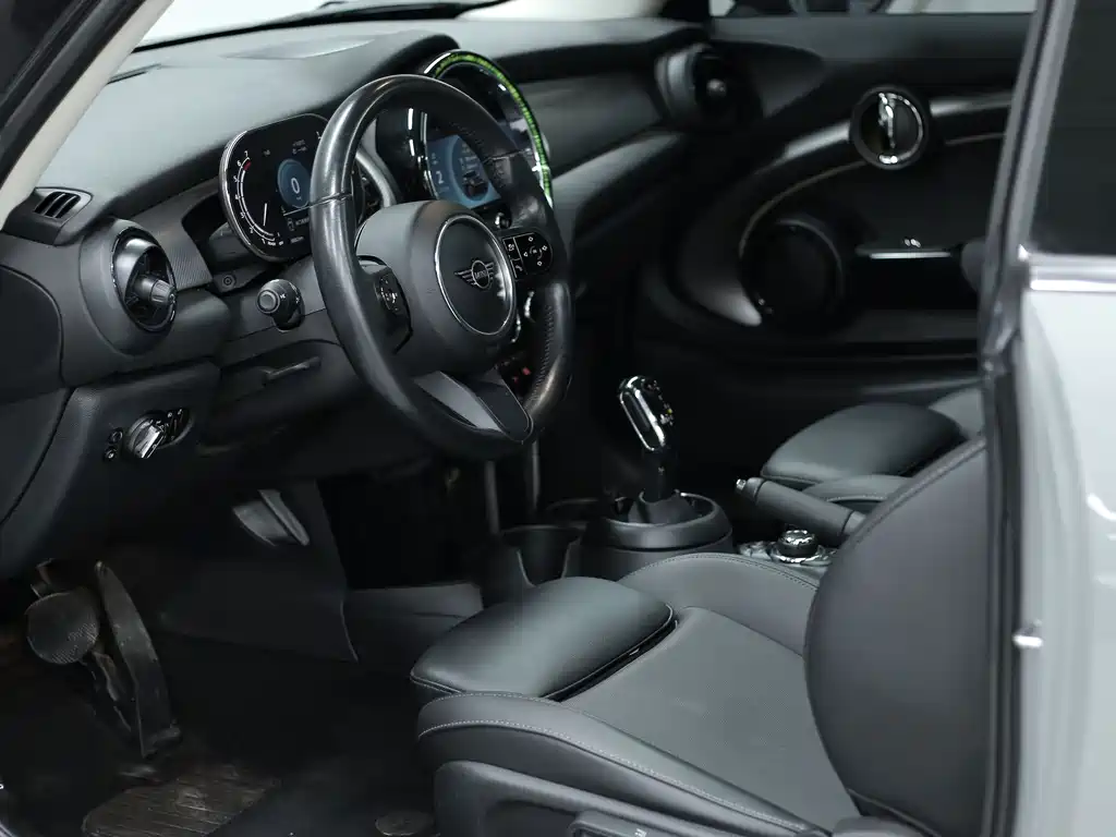 MINI 2022 1.5T COOPER Classic купить на сайте DeffCars