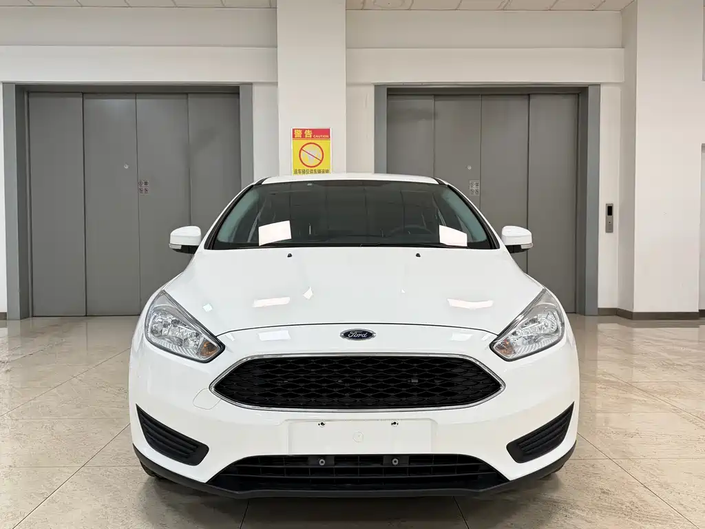 Focus 2018 hatchback classic 1.6L automatic comfort smart mobility version купить на сайте DeffCars