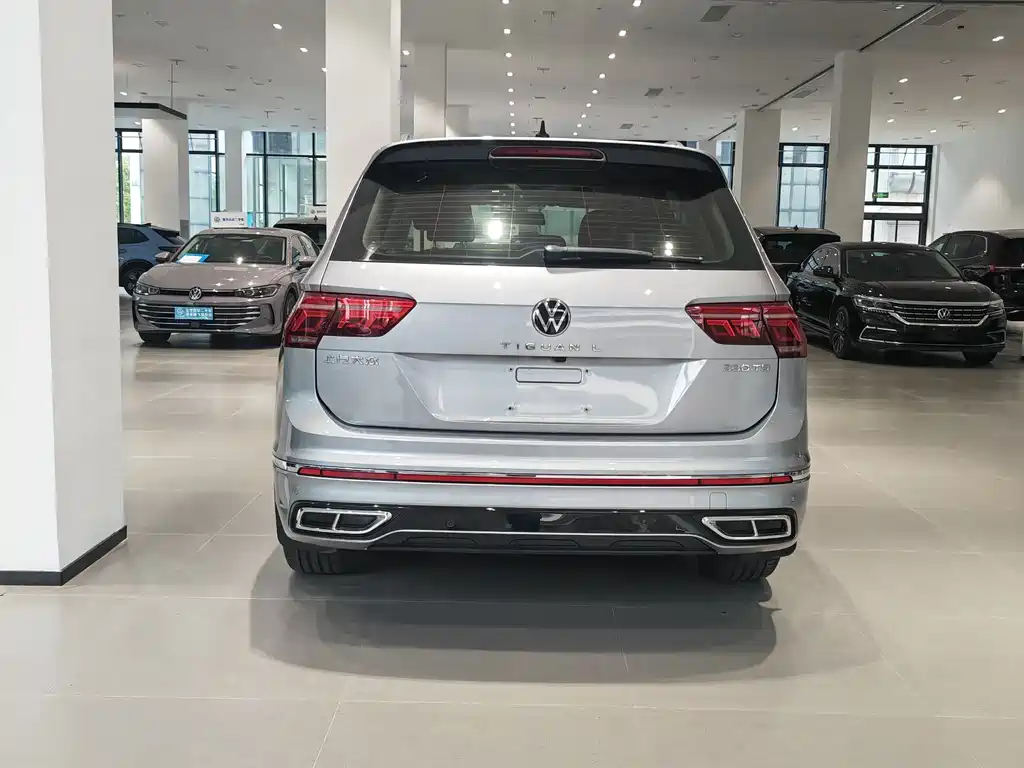 Tiguan L 2022 330TSI automatic two-wheel drive R-Line version купить на сайте DeffCars