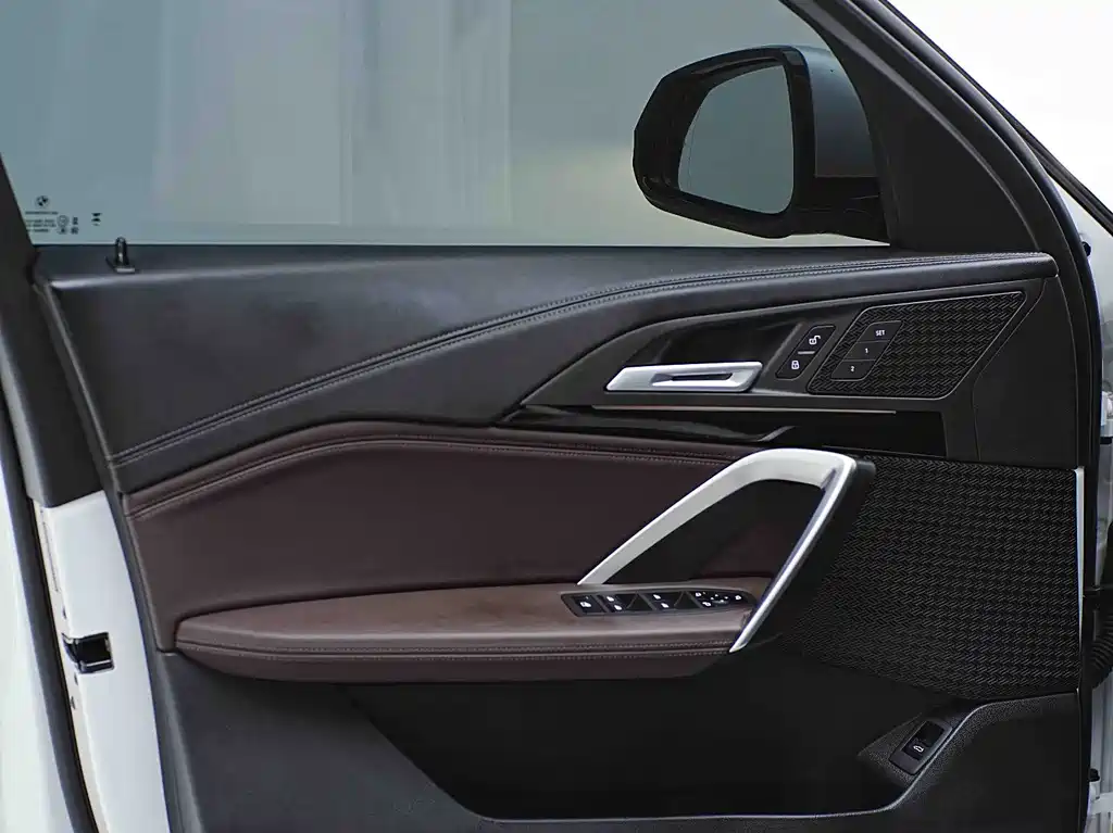 BMW X1 2023 sDrive20Li X Design Package купить на сайте DeffCars