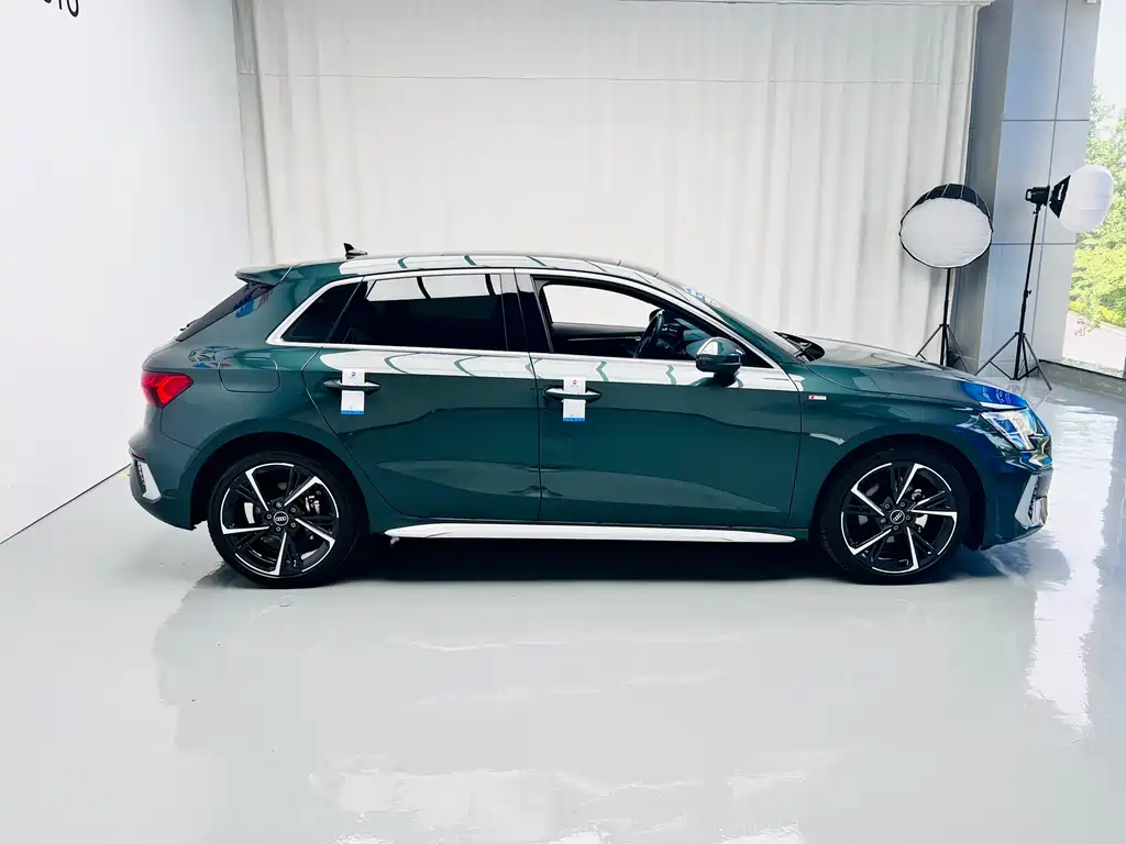 Audi A3 2023 facelift Sportback 35 TFSI stylish and sporty купить на сайте DeffCars