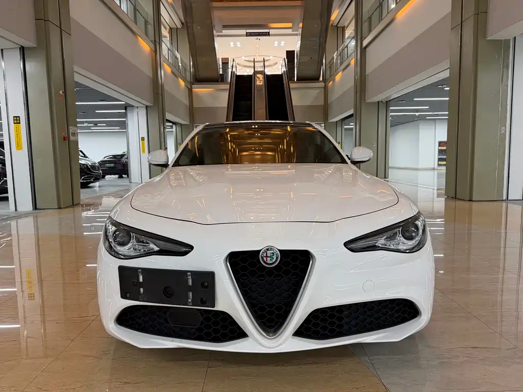 Giulia Juliet 2017 2.0T 280HP Luxury Edition купить на сайте DeffCars