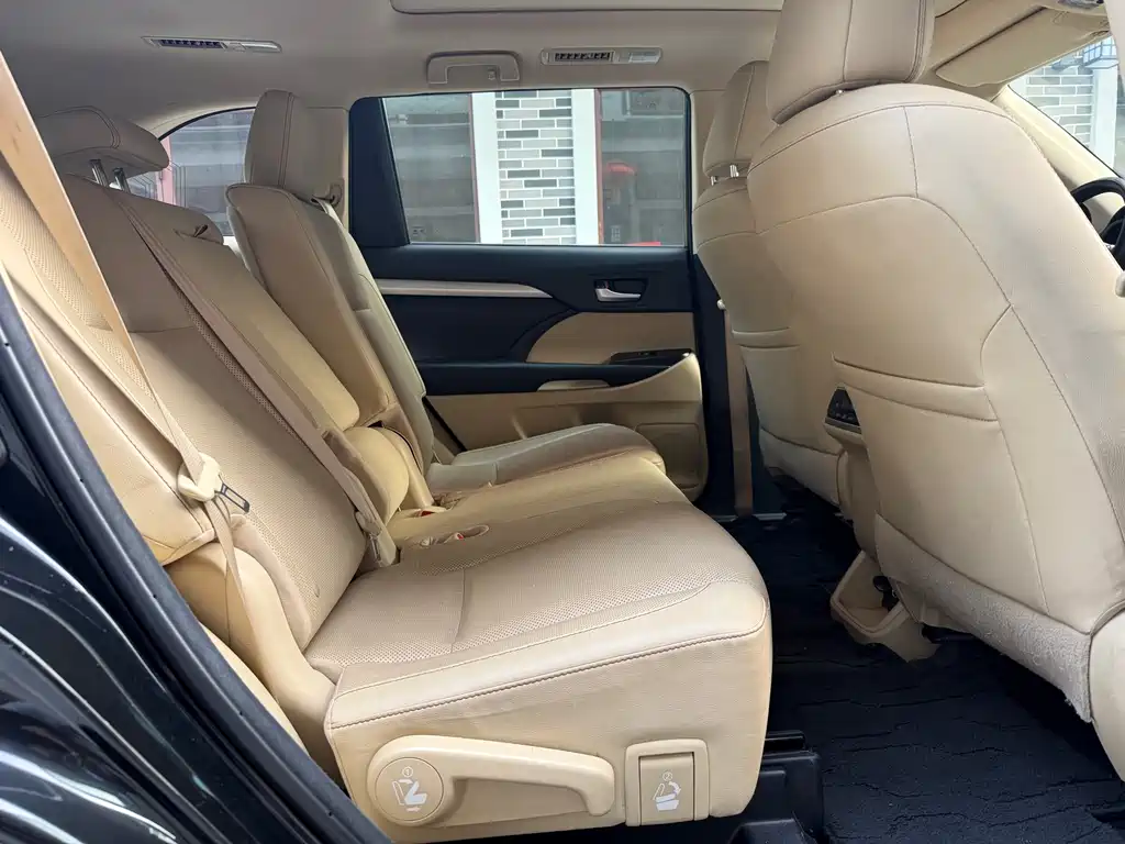 Highlander 2018 2.0T two-wheel drive luxury version, 7 seats, National V купить на сайте DeffCars