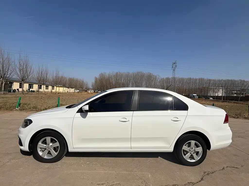 Santana 2016 1.4L Manual Fashion Edition купить на сайте DeffCars