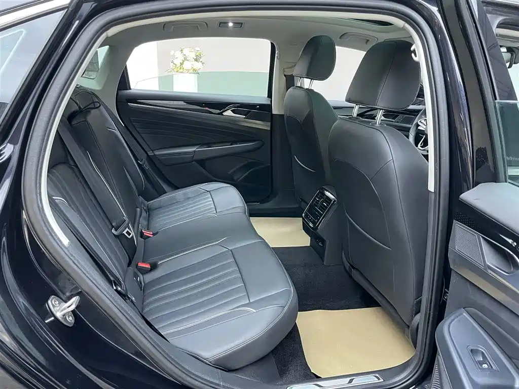 Passat New Energy 2023 430PHEV Hybrid Elite Edition купить на сайте DeffCars