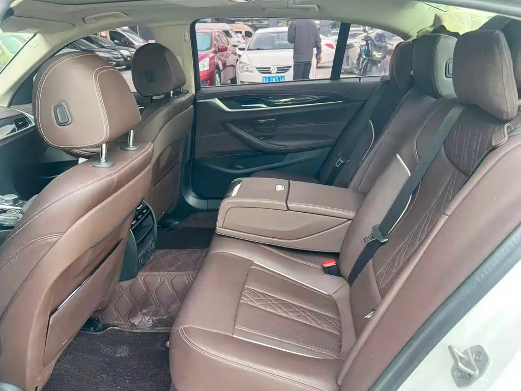 BMW 5 Series 2022 525Li Luxury Package купить на сайте DeffCars