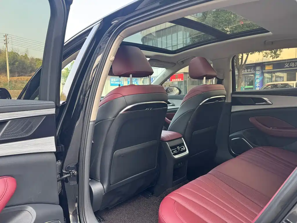 Hongqi H5 2025 1.5T DCT Xuanying Edition купить на сайте DeffCars