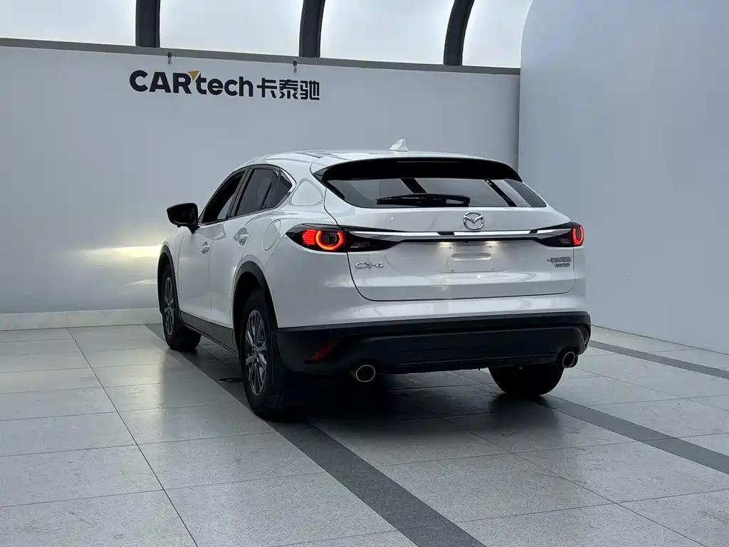 Mazda CX-4 2021 2.0L automatic two-wheel drive Blue Sky Vitality Edition купить на сайте DeffCars