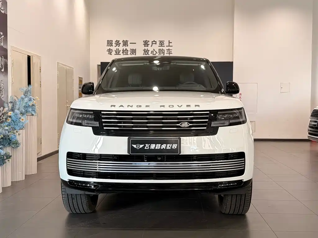 Range Rover 2024 3.0 L6 400PS Extended Edition купить на сайте DeffCars