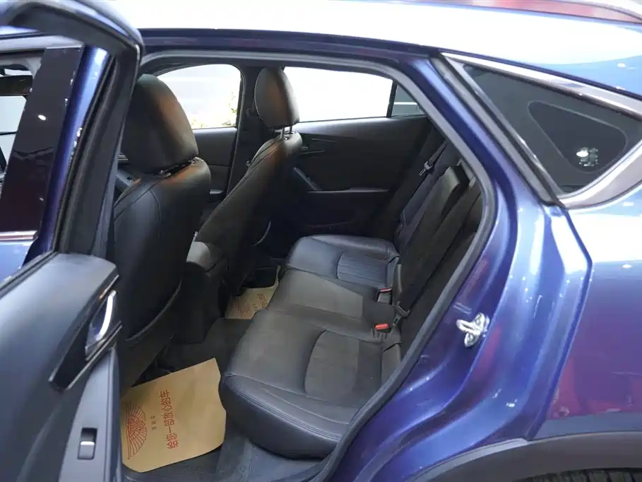 Mazda CX-4 2020 2.0L automatic two-wheel drive Blue Sky Vibrant Edition купить на сайте DeffCars