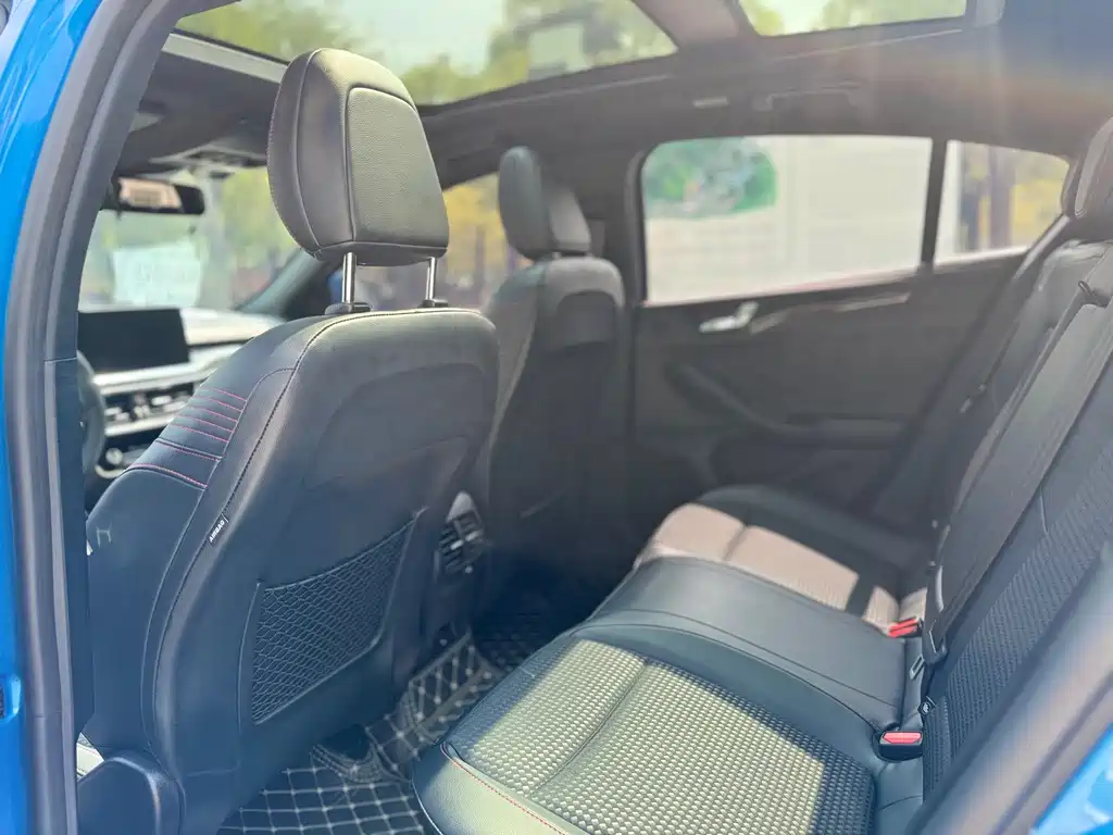 Focus 2021 Hatchback EcoBoost 180 Automatic ST Line купить на сайте DeffCars