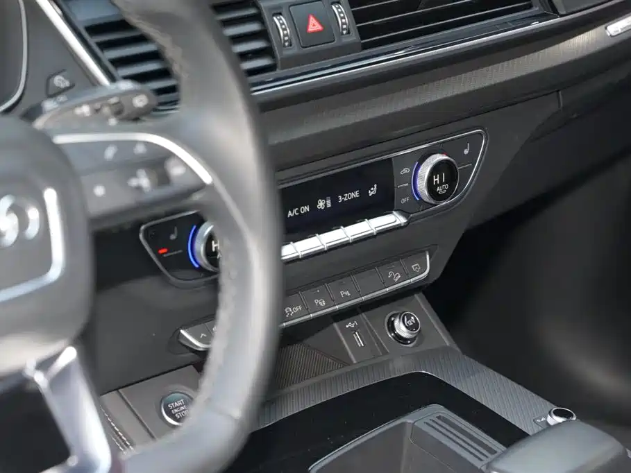 Audi Q5L 2022 facelift 40T luxury and dynamic model купить на сайте DeffCars