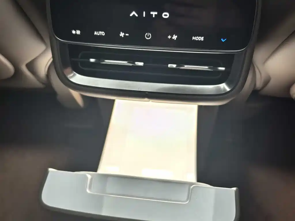 Wenjie M8 2025 pure electric Max+ six-seat long-range version купить на сайте DeffCars