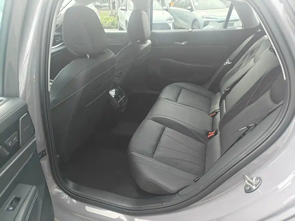 Passat 2025 Pro 380TSI Dragon Edition купить на сайте DeffCars